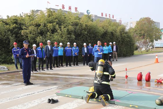 1730249486540220.jpg 李合军带队到企业督导“我是状元”职工职业技能竞赛活动 (1)_副本.jpg